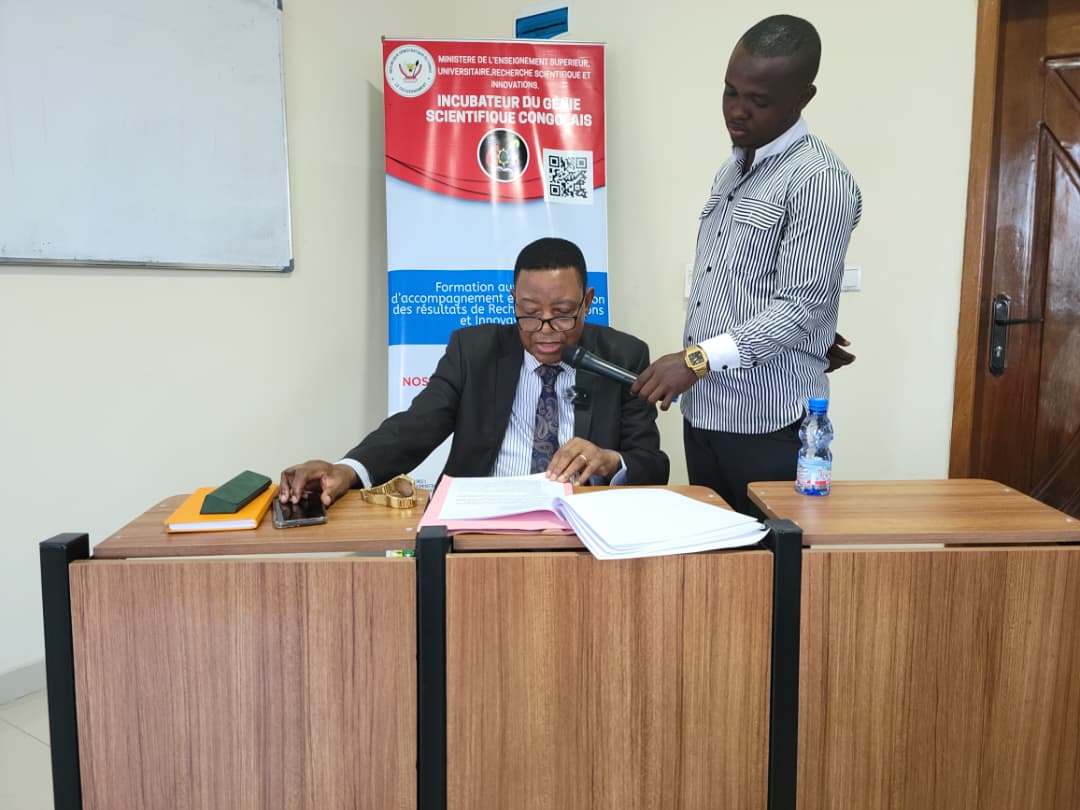 Finances Publiques et Besoins Sociaux : Le Professeur Mathias Buabua wa Kayembe édifie les innovateurs et les chercheurs à l’ISP